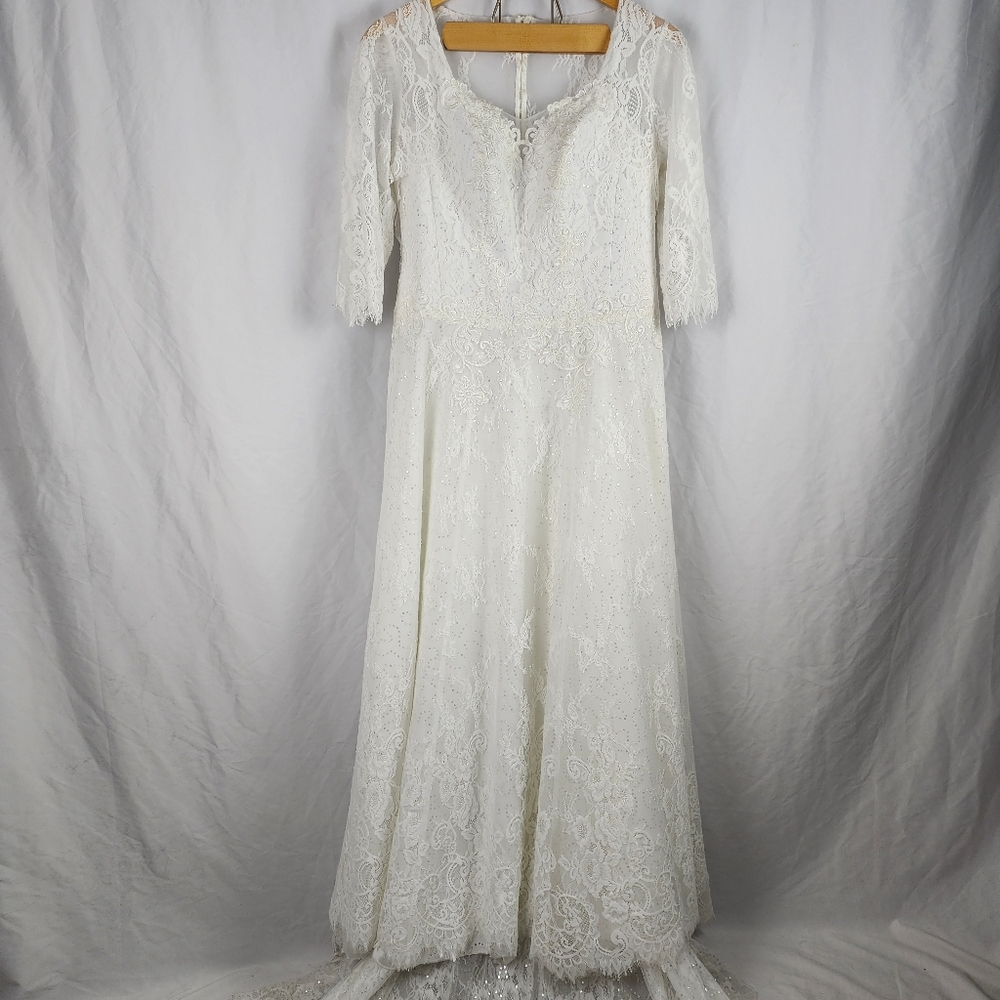 Never worn Svetlana Bridal Couture Plus Size Wedding Dress